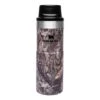 Stanley Classic Trigger-Action Travel Mug 0,47 Liter Thermobecher Mossy Oak -Campingausrüstungs Laden stanley classic trigger action travel mug 047 liter thermobecher mossy oak